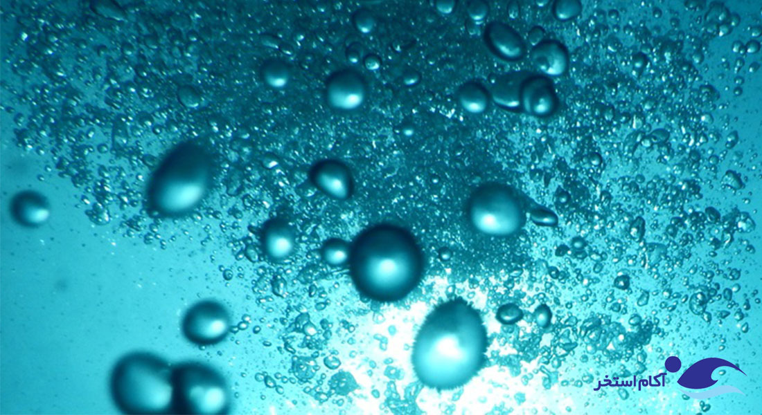 علت وجود حباب در آب استخر